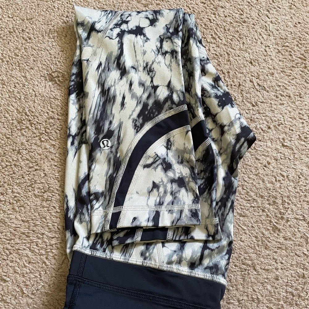 Lululemon workout pants - Picture 3 of 3